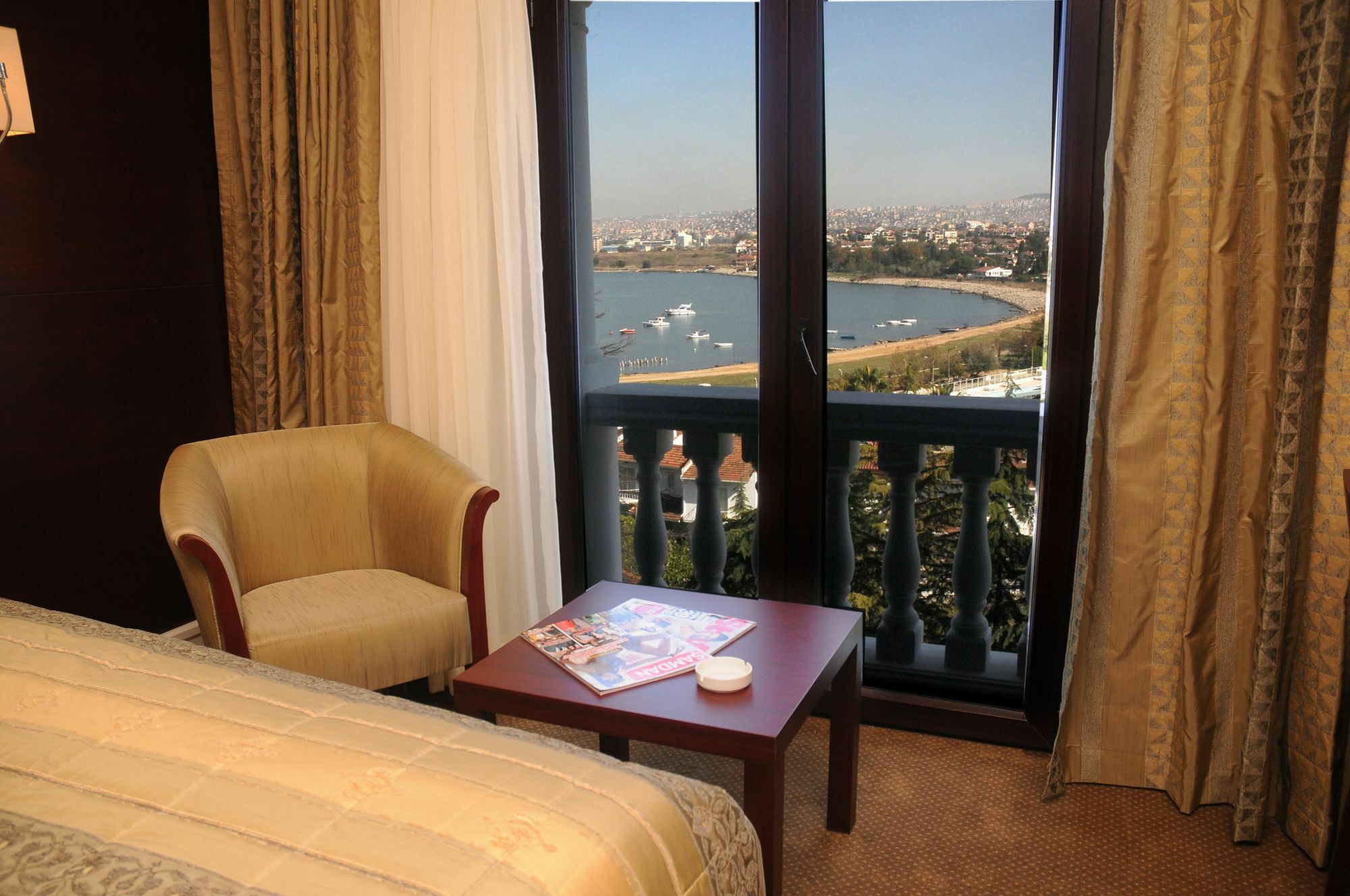 Darıca Paradise Island Hotel מראה חיצוני תמונה